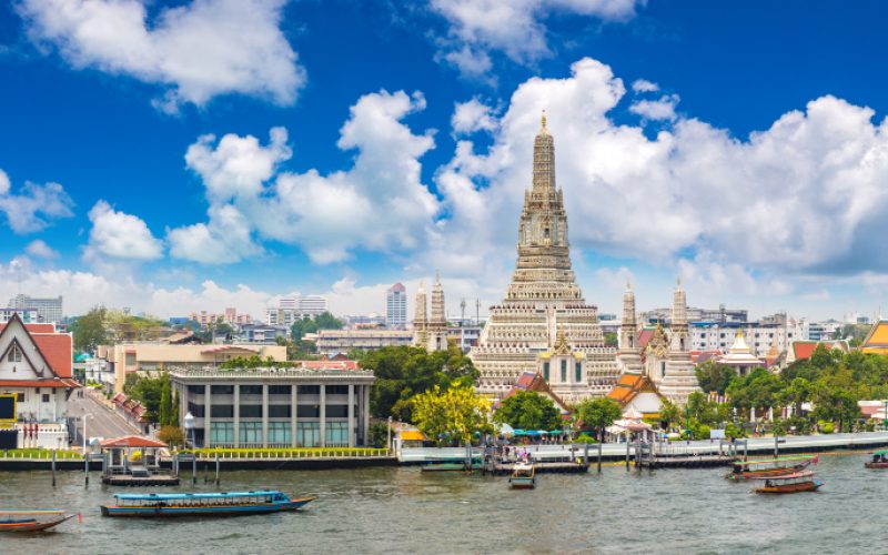 panorama-wat-arun-temple-bangkok-thailand